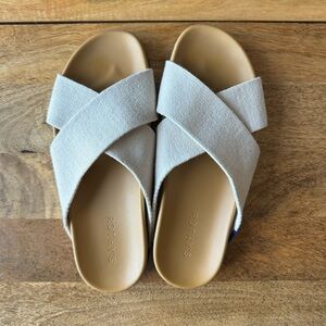 Rothy’s The Weekend Slide Size 8.5 Oat Tan Beige Sandals Criss Cross
